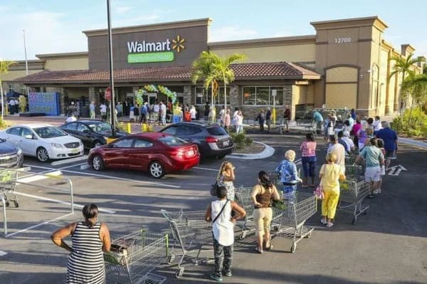  People Of Walmart. 4