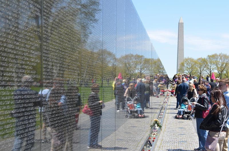 Мемориал ветеранов Вьетнама в Вашингтоне 14