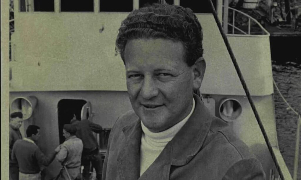 Питер Уорнер на борту своей рыбацкой лодки в 1967 году.