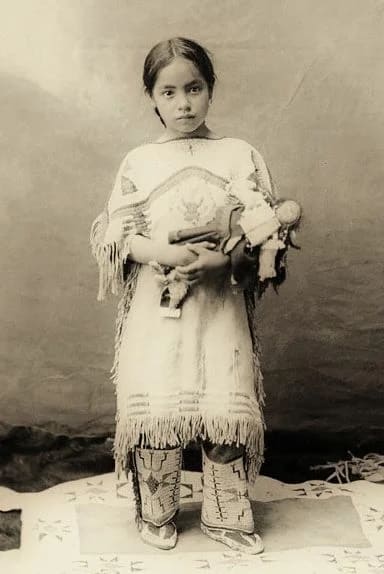 Индейская девочка Кэти Рубидо. Бутон Розы, Сиу, (1890-1991)